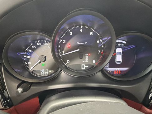 Certified 2026 Porsche Macan Turbo AWD/4WD image 41
