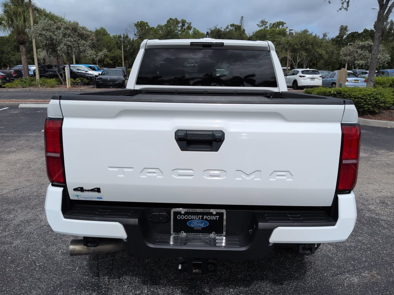 Used 2024 Toyota Tacoma TRD Off-Road AWD/4WD image 5