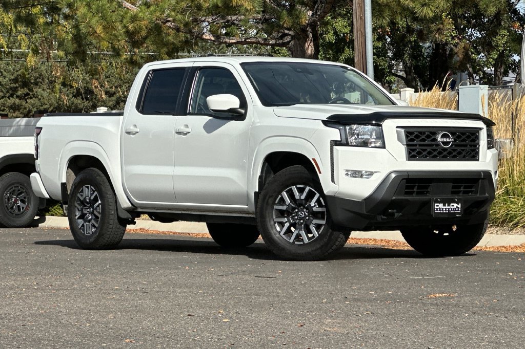 Used 2022 Nissan Frontier SV AWD/4WD image 2