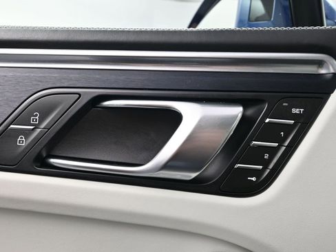 Certified 2023 Porsche Macan GTS image 18