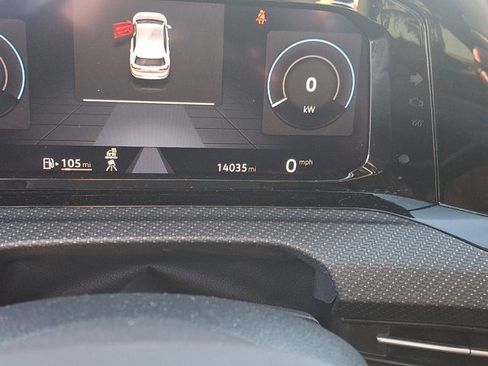 Used 2024 Volkswagen Golf R image 20