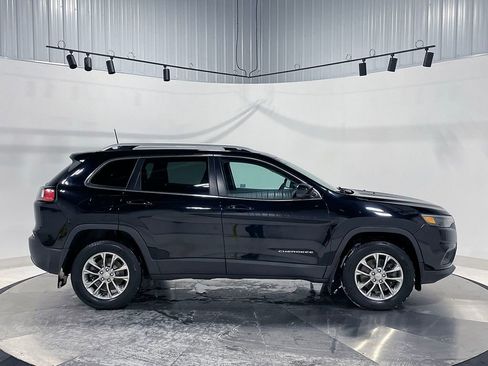 Used 2019 Jeep Cherokee Latitude Plus image 10