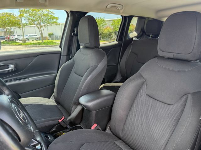 Used 2018 Jeep Renegade Altitude FWD image 15