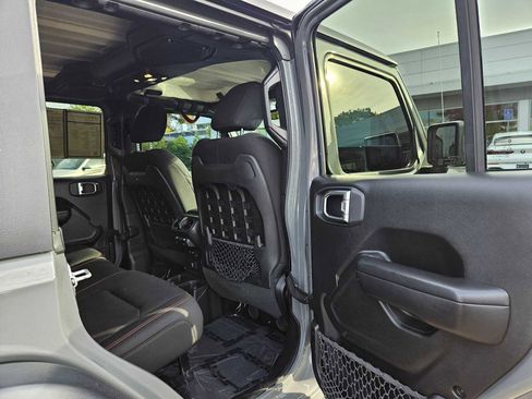 Used 2019 Jeep Wrangler Unlimited Rubicon image 14