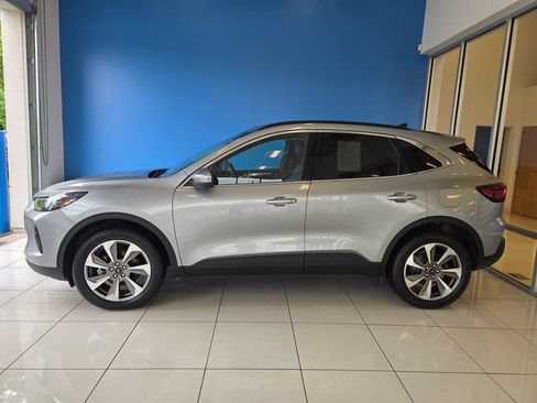 Used 2024 Ford Escape Platinum AWD/4WD image 4