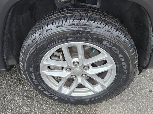 Used 2021 Jeep Grand Cherokee L Laredo w/ Luxury Tech Group I image 18