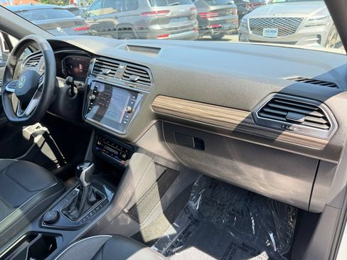 Used 2023 Volkswagen Tiguan SEL R-Line AWD/4WD image 10