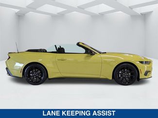 New 2025 Ford Mustang Premium video 3