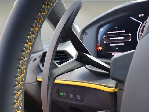 Used 2025 Lamborghini Revuelto AWD/4WD image 25