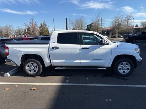 Used 2014 Toyota Tundra SR5 image 3