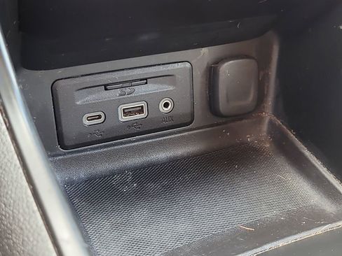 Used 2022 GMC Terrain SLE w/ Driver Convenience Package image 27