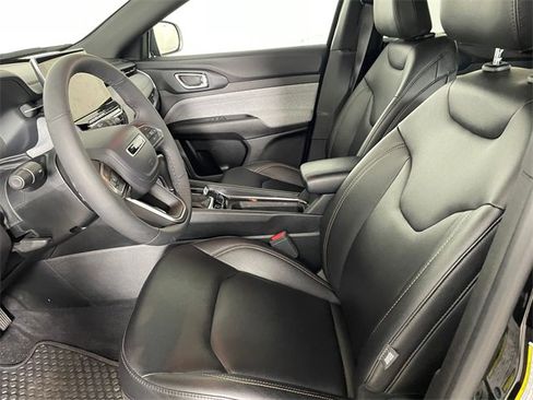 Used 2023 Jeep Compass Latitude w/ Sun and Sound Group image 3