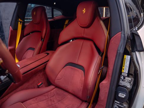Used 2025 Ferrari Purosangue AWD/4WD image 4
