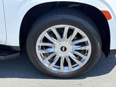 Used 2024 Cadillac Escalade ESV Premium Luxury AWD/4WD image 14