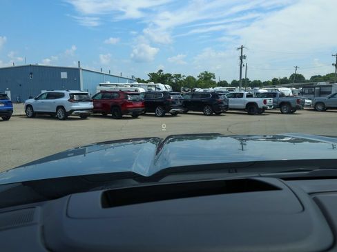 New 2026 GMC Sierra 2500 AT4X w/ LPO, Black Badging Package AWD/4WD image 21