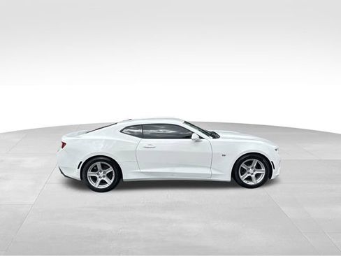 Used 2018 Chevrolet Camaro LT image 6