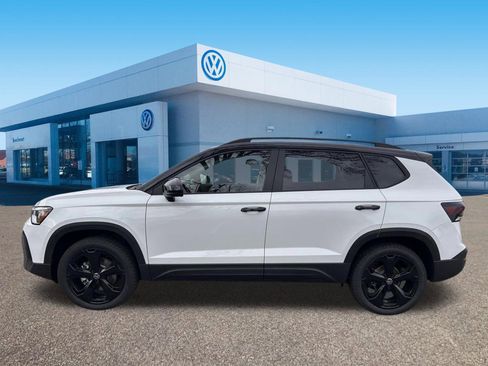 New 2026 Volkswagen Taos SE AWD/4WD image 4