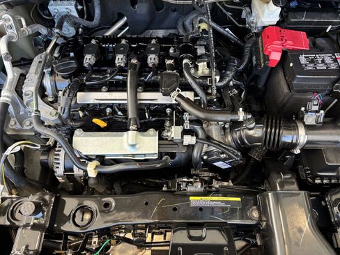 Used 2025 Nissan Versa SV FWD image 32