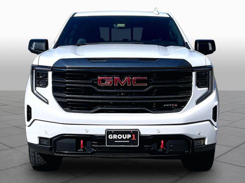 Used 2023 GMC Sierra 1500 AT4 w/ AT4 Premium Package AWD/4WD image 4