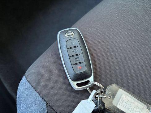 Used 2025 Nissan Versa SV FWD image 17