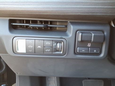 New 2025 GMC Sierra EV Denali image 17