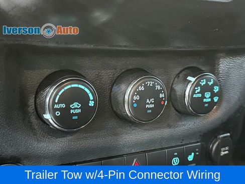 Used 2016 Jeep Wrangler Unlimited Sahara w/ Connectivity Group AWD/4WD image 22