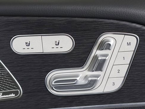 Used 2025 Mercedes-Benz GLS 450 4MATIC image 38