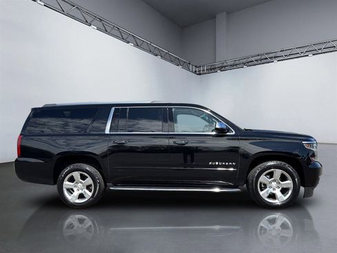 Used 2018 Chevrolet Suburban Premier AWD/4WD image 3