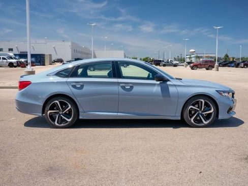 Used 2022 Honda Accord Sport image 8