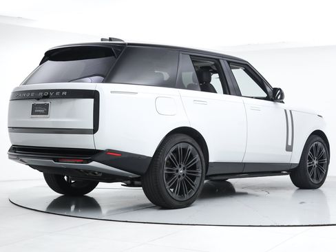 Used 2024 Land Rover Range Rover SE AWD/4WD image 5