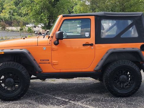 Used 2012 Jeep Wrangler Sport w/ Connectivity Group AWD/4WD image 4