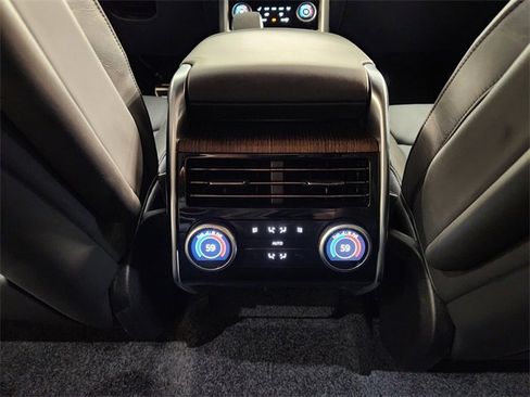 Used 2023 Land Rover Range Rover SE image 30