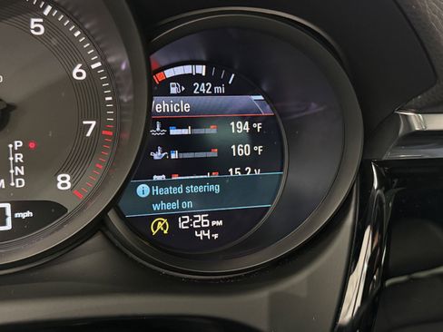 Certified 2025 Porsche Macan image 50