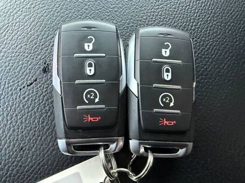 Used 2025 RAM 1500 Laramie image 32