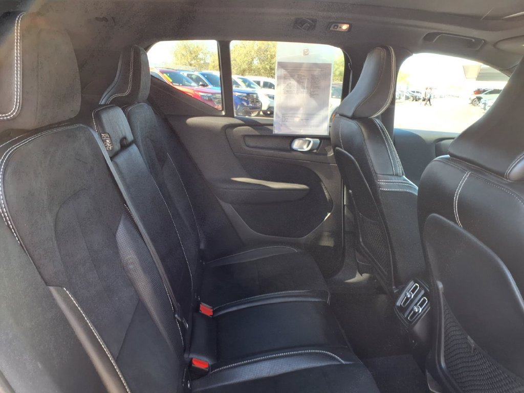 Used 2020 Volvo XC40 T5 R-Design AWD/4WD image 22