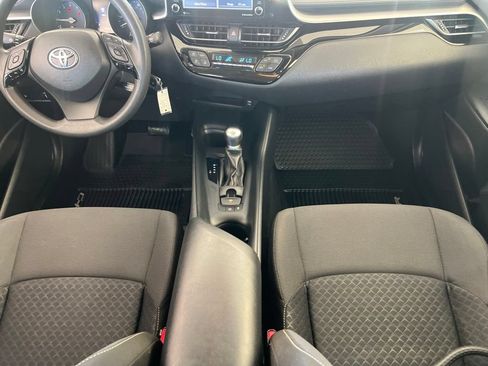Used 2020 Toyota C-HR LE FWD image 17