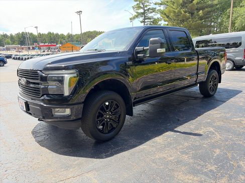 Used 2025 Ford F150 Platinum w/ FX4 Off-Road Package AWD/4WD image 3
