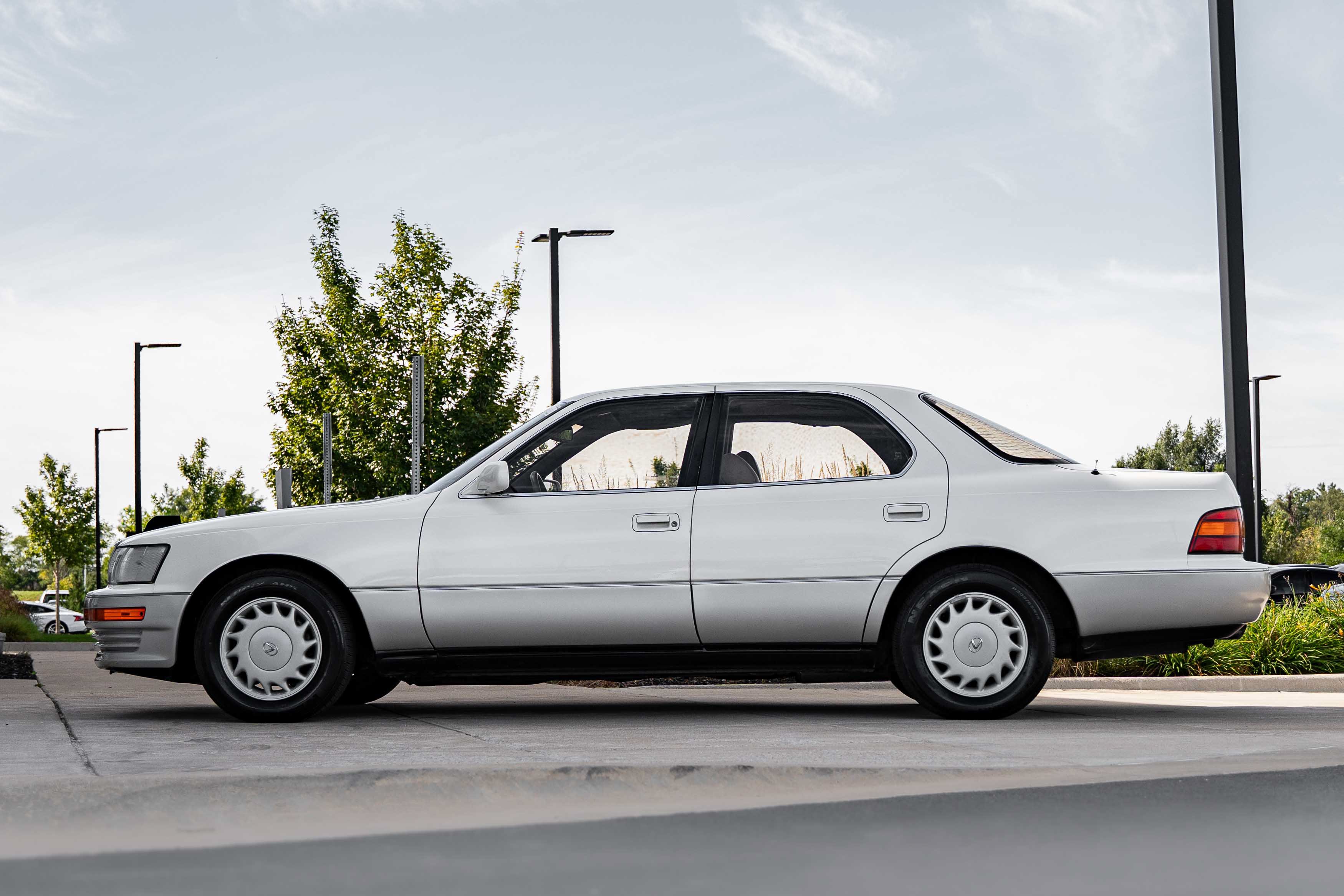 Used 1992 Lexus LS 400 RWD image 6