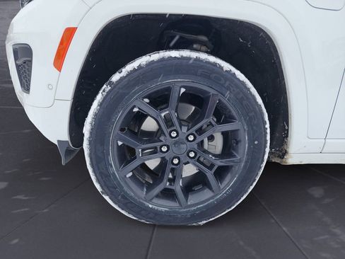 Used 2024 Jeep Grand Cherokee Limited 4xe image 14