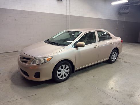 Used 2011 Toyota Corolla FWD image 3