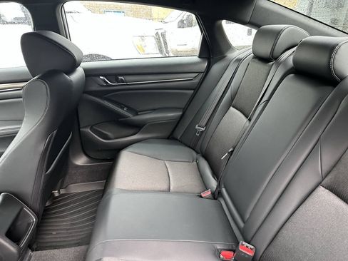 Used 2018 Honda Accord Sport image 16