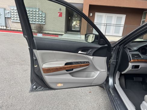 Used 2012 Honda Accord EX-L image 17