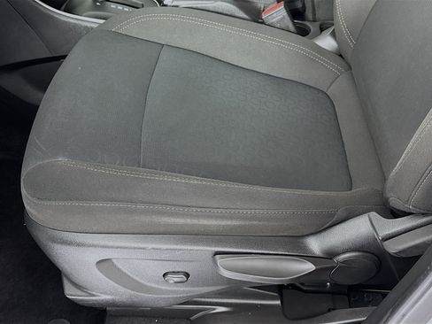 Used 2018 Chevrolet Trax LS AWD/4WD image 18