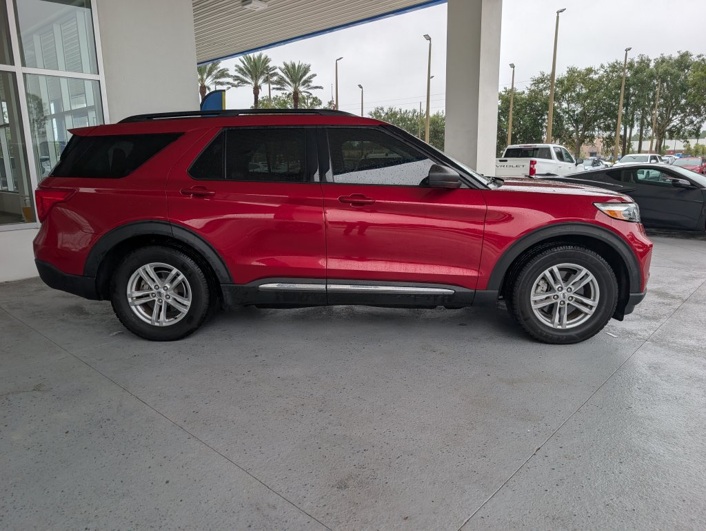 Used 2021 Ford Explorer XLT w/ Equipment Group 202A RWD image 10