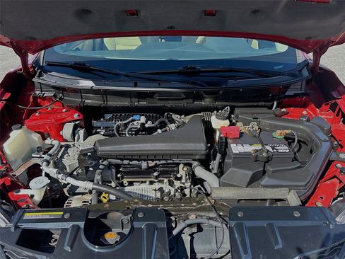 Used 2015 Nissan Rogue SV w/ SV Premium Package image 37