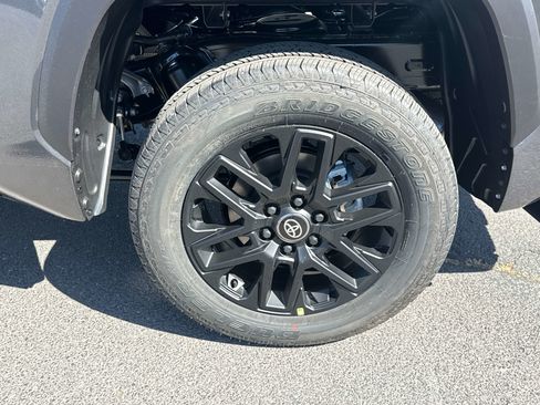 New 2026 Toyota Tundra Limited w/ Limited PVM Package AWD/4WD image 6