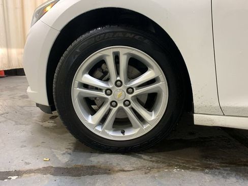 Used 2018 Chevrolet Cruze LT image 36