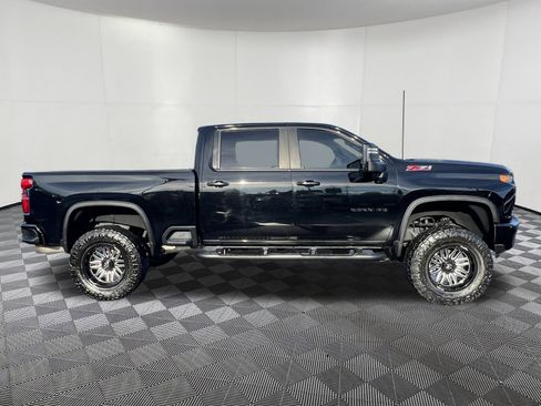Used 2022 Chevrolet Silverado 2500 LTZ w/ LTZ Plus Package image 7