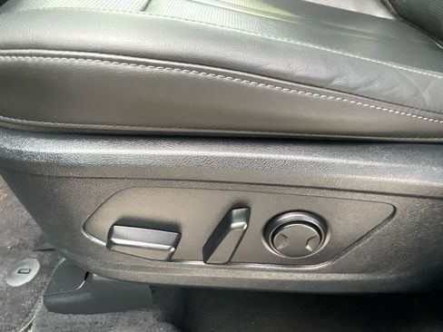 Used 2024 Kia Sorento S image 27