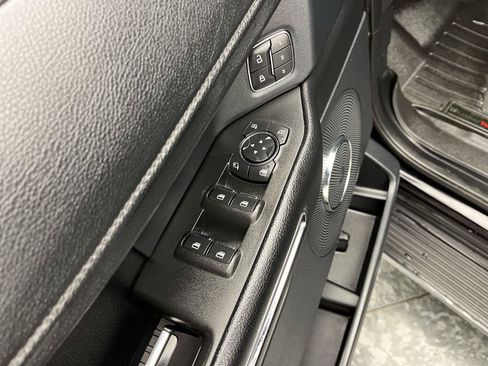 Used 2020 Ford Expedition XLT w/ Equipment Group 202A AWD/4WD image 9